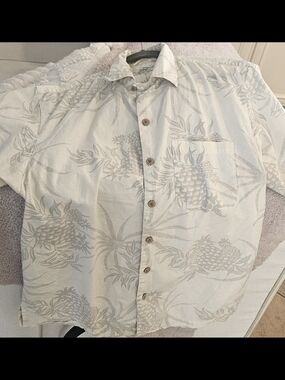 South Bay Outfitters Men's Light Beige Pineapple Print Short-Sleeve Shirt Sz L